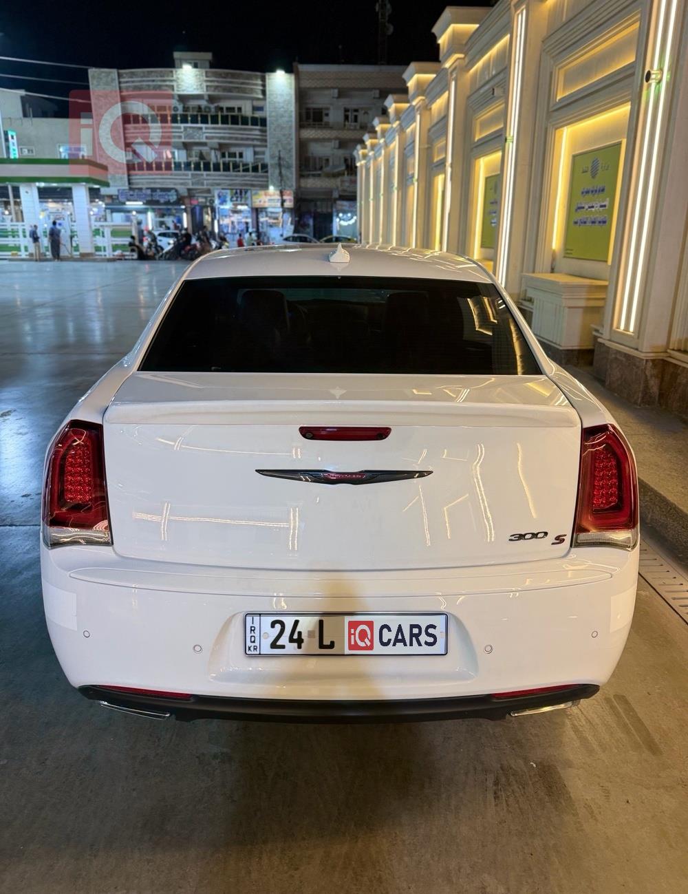 كرايسلر 300